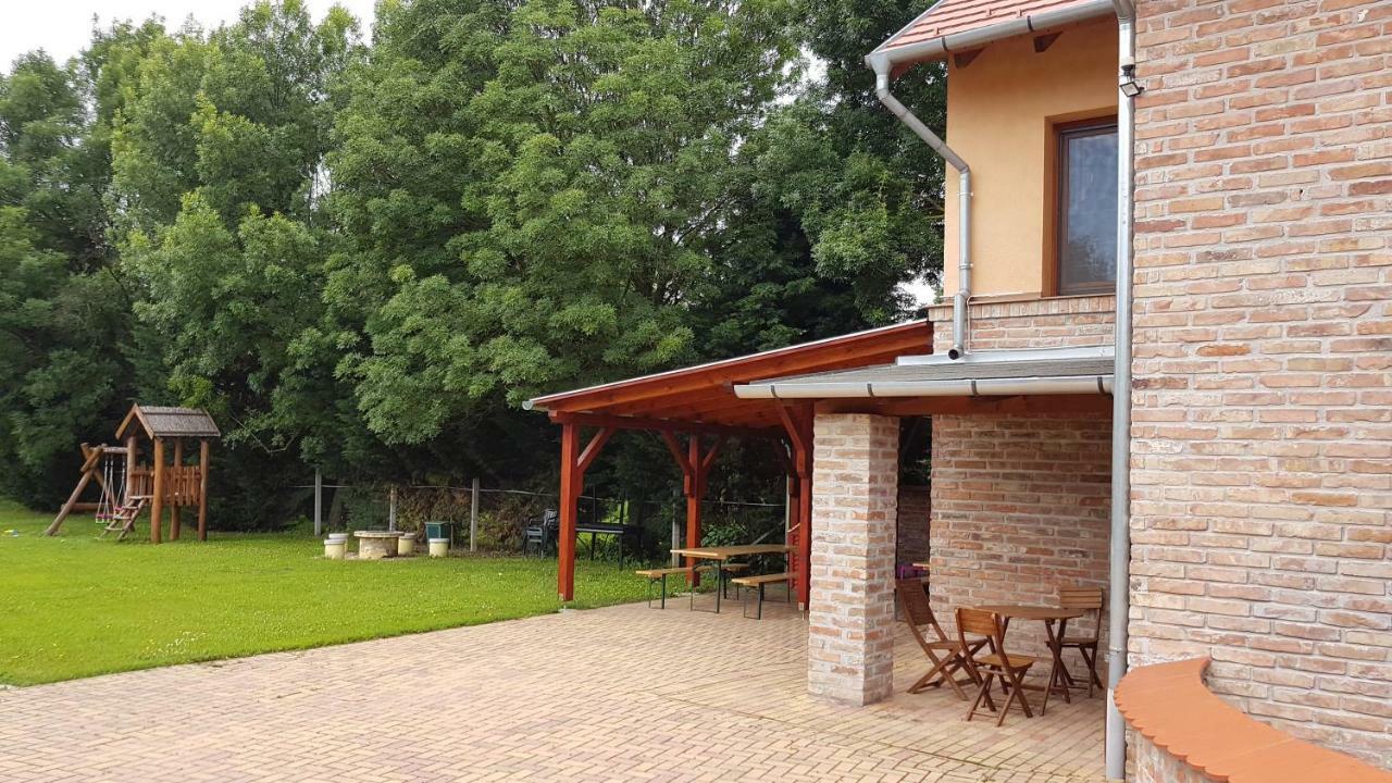 Gyulai Fuerdoe Apartman Exteriér fotografie